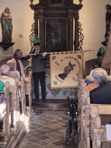 Fahnen und Kreuzweihe 2025