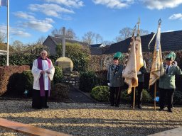 Fahnen und Kreuzweihe 2025