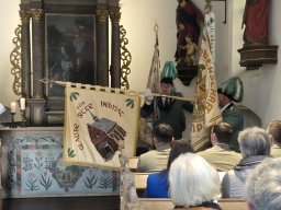 Fahnen und Kreuzweihe 2025